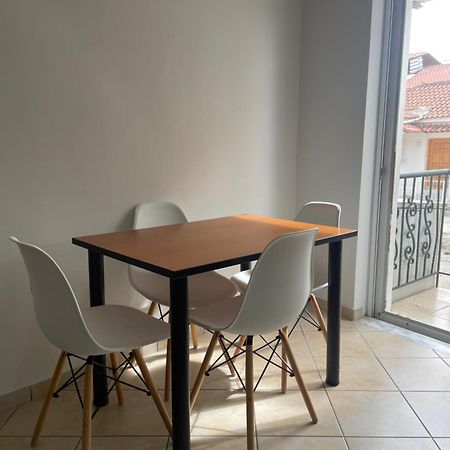 Peroulia Apartments Kómboi Dış mekan fotoğraf