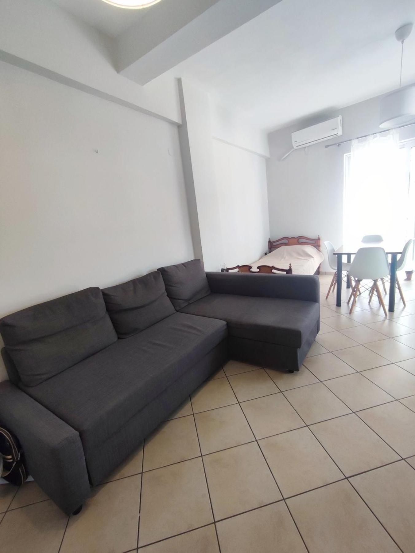 Peroulia Apartments Kómboi Dış mekan fotoğraf