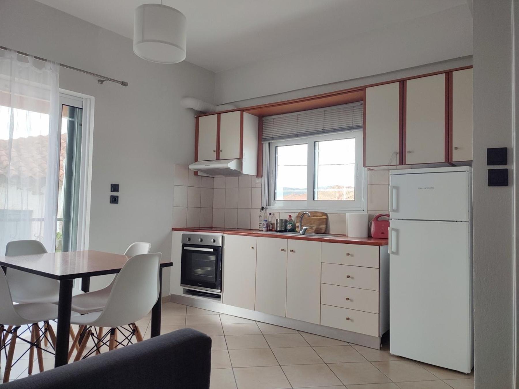 Peroulia Apartments Kómboi Dış mekan fotoğraf